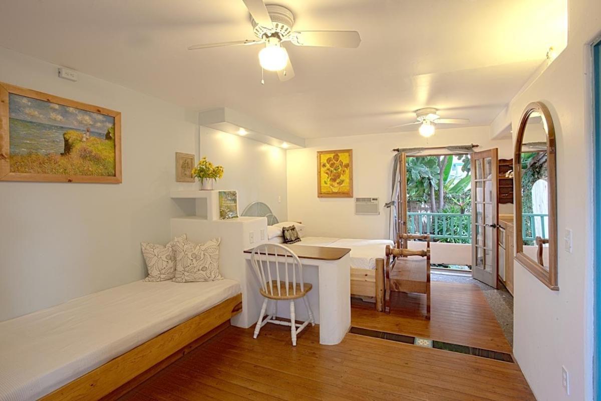 Les Artistes Inn Del Mar Room photo