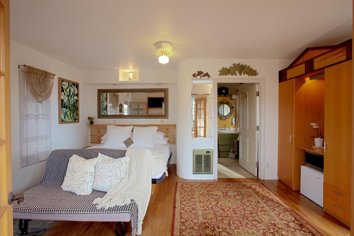 Les Artistes Inn Del Mar Room photo